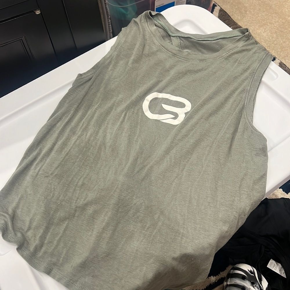 CycleBar
womens medium olive green tank muscle tie back workout shirt gym top m - Picture 4 of 6
